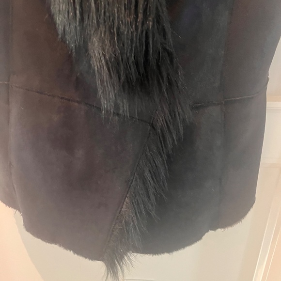 Shawl Collar Faux Fur Vest - Picture 8 of 9